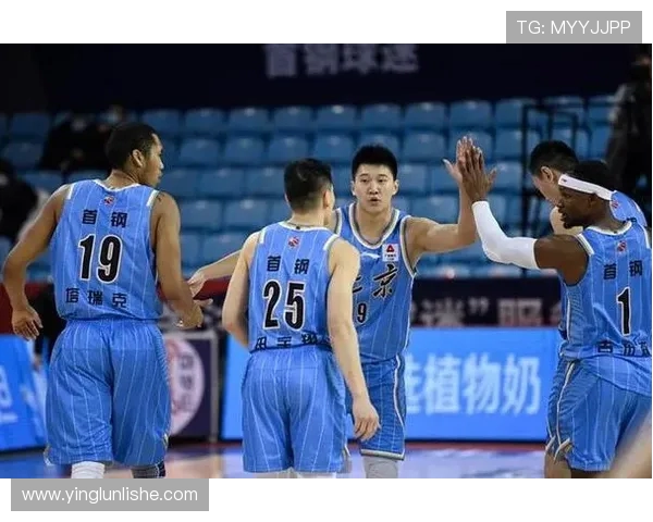 武汉排球队团队协作引发热议球迷对战术配合和默契度展开激烈讨论