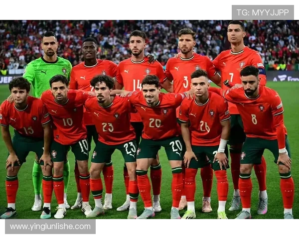 世界明星队与菲戈队的巅峰对决展现足球魅力与传奇球星的精彩瞬间