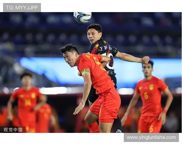 中国与韩国足球对抗精彩瞬间回顾及赛场照片分享